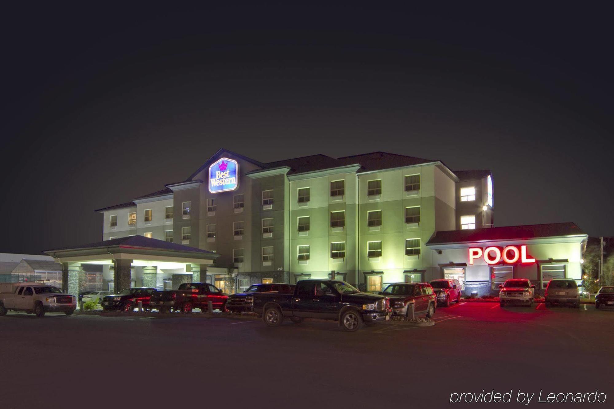 Best Western Wainwright Inn & Suites Exterior photo