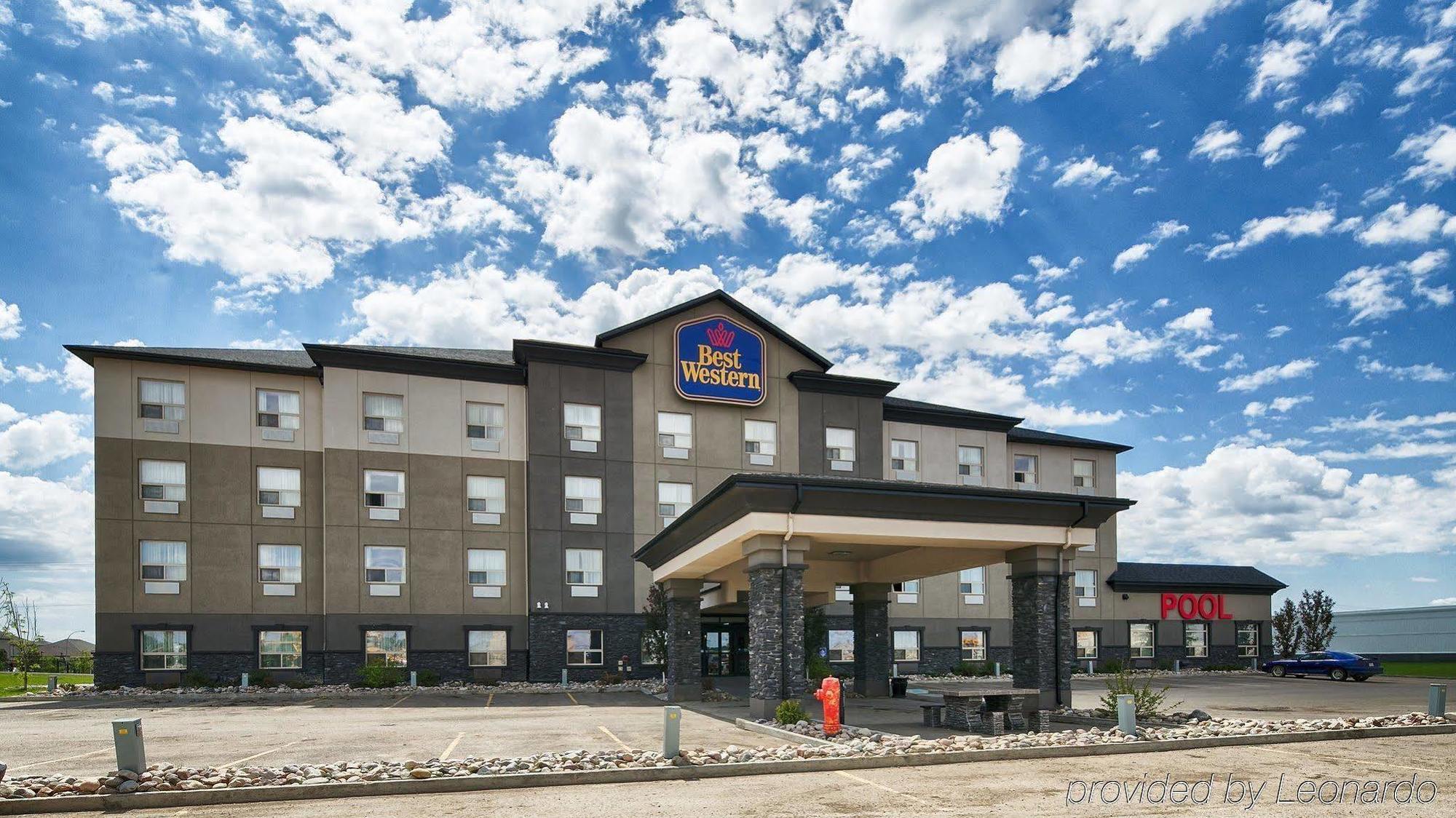 Best Western Wainwright Inn & Suites Exterior photo