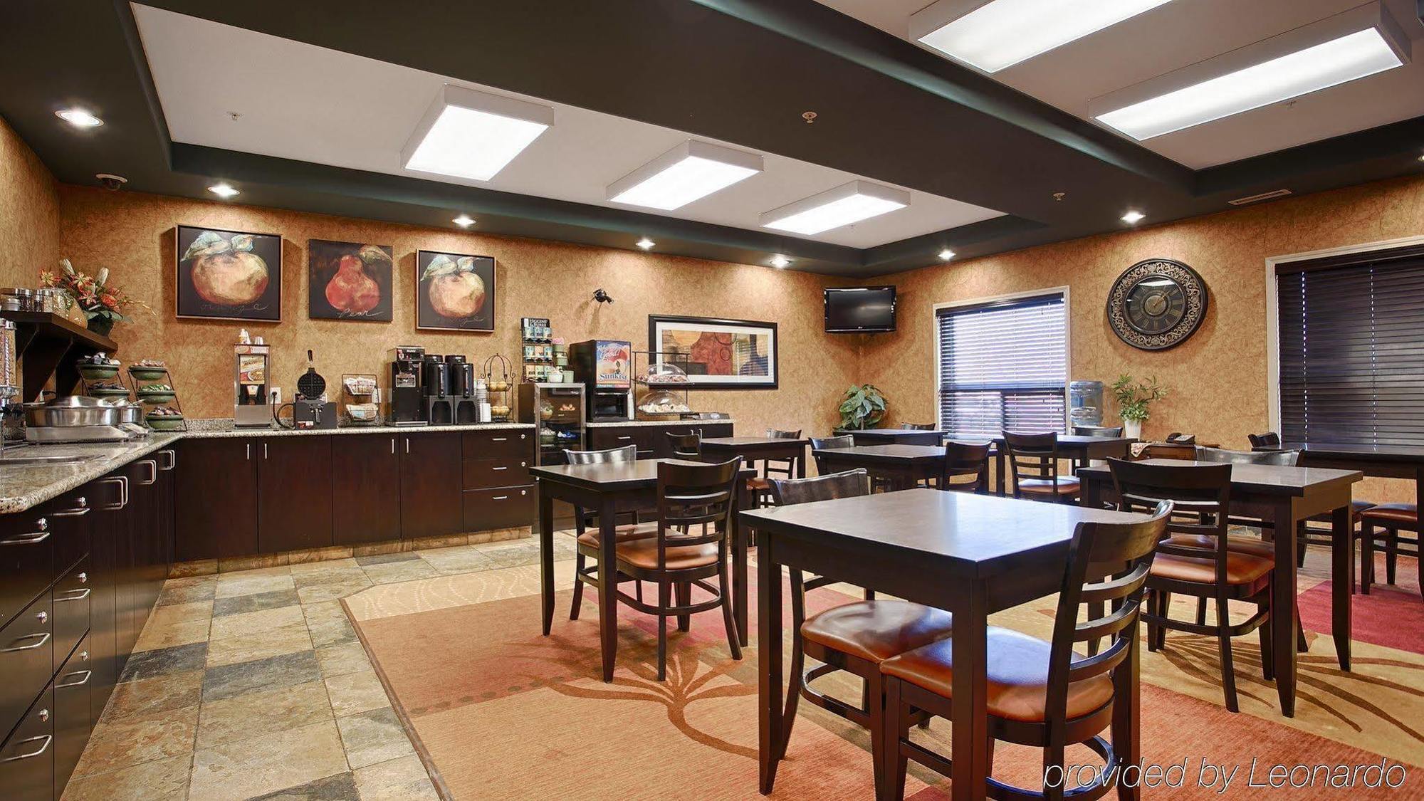 Best Western Wainwright Inn & Suites Exterior photo